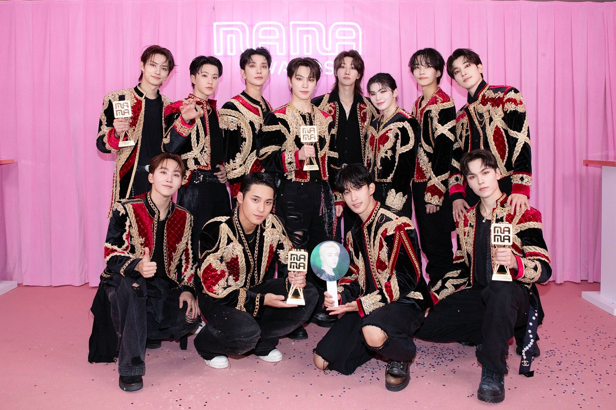 Kpop Planet News] SEVENTEEN Snatches Album Of The Year At MAMA 2023